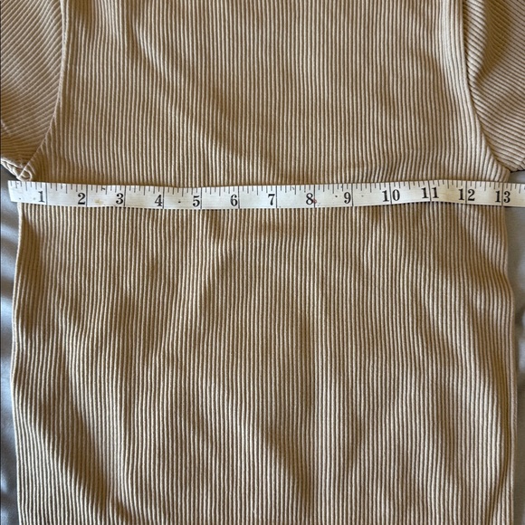 Old Navy Ribbed Tees - Picture 3 of 4